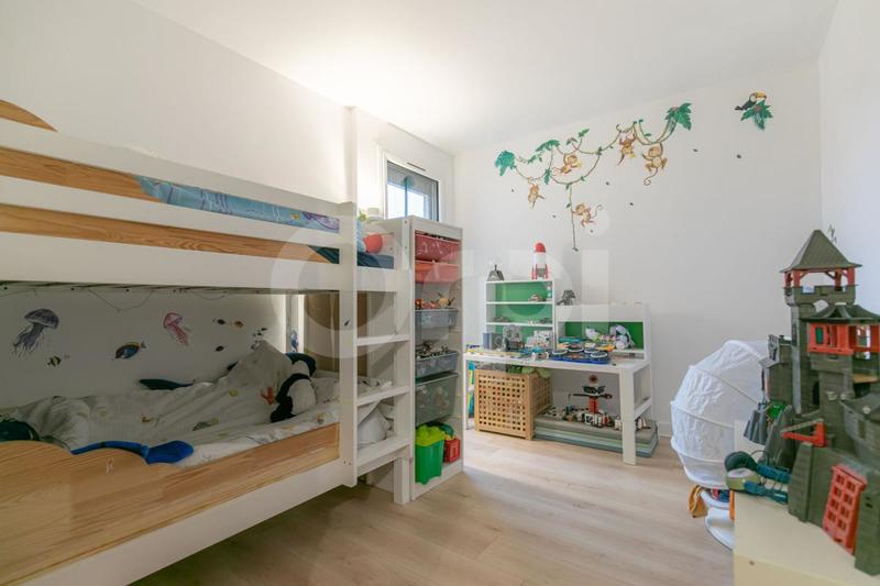 Appartement - 90 m² - 4 pièces