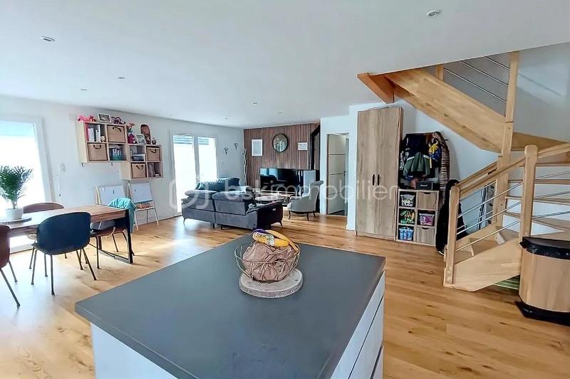 Maison - 125 m² - 7 pièces