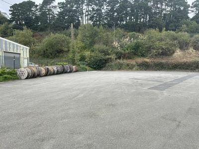 Entrepôt - 1 500 m²