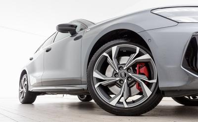 Audi A3 sportback 45 TFSIe s-Line 245 Hybride Rechargeable / Regulateur de Distance Carplay Android Auto Volant Méplat Jantes 18"