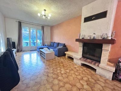 Maison - 96 m² - 5 pièces