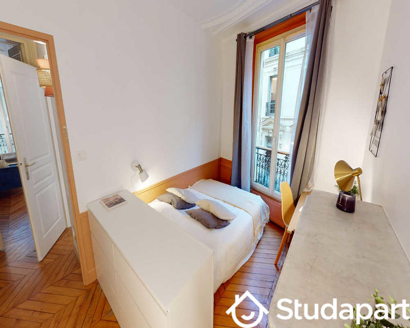 Chambre - 100 m² - 1 pièce