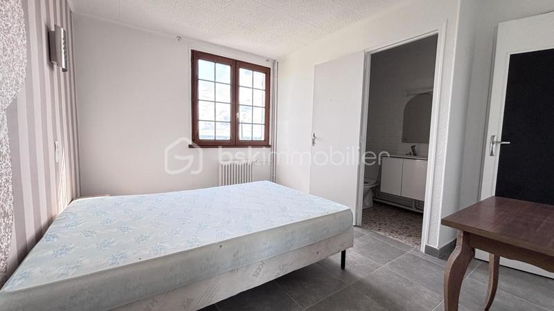 Bureau - 600 m² - 35 pièces