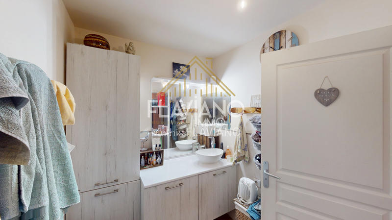 Appartement - 77 m² - 3 pièces