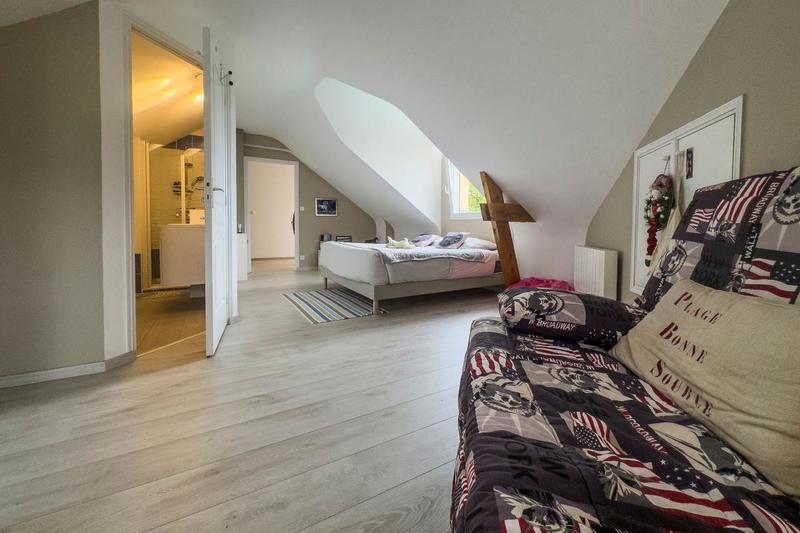 Villa - 240 m² - 6 pièces