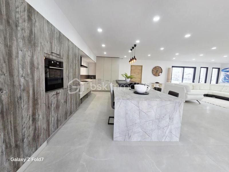 Maison - 166 m² - 5 pièces