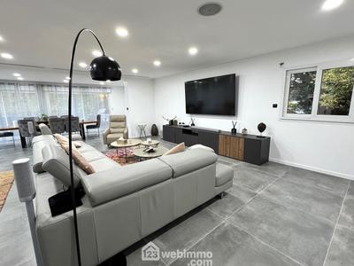 Maison - 200 m² - 7 pièces