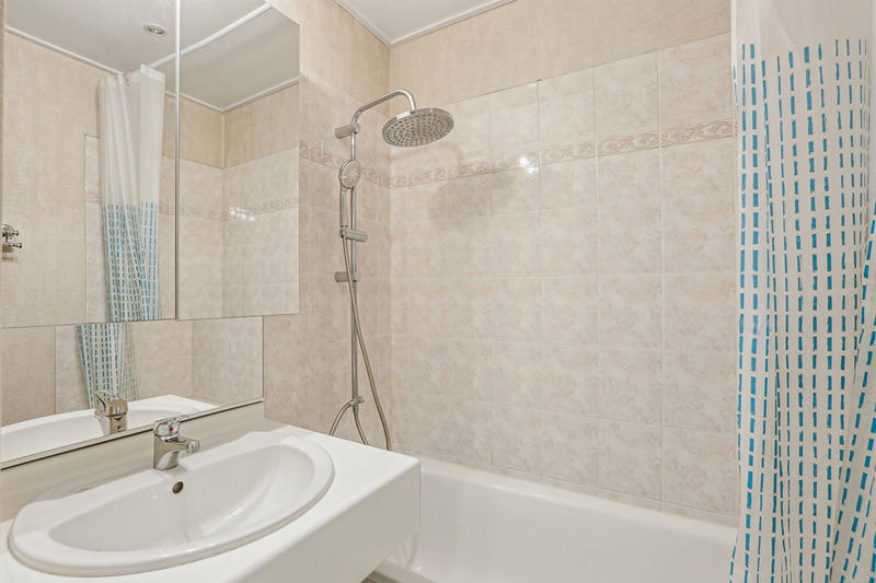 Local commercial - 140 m² - 5 pièces