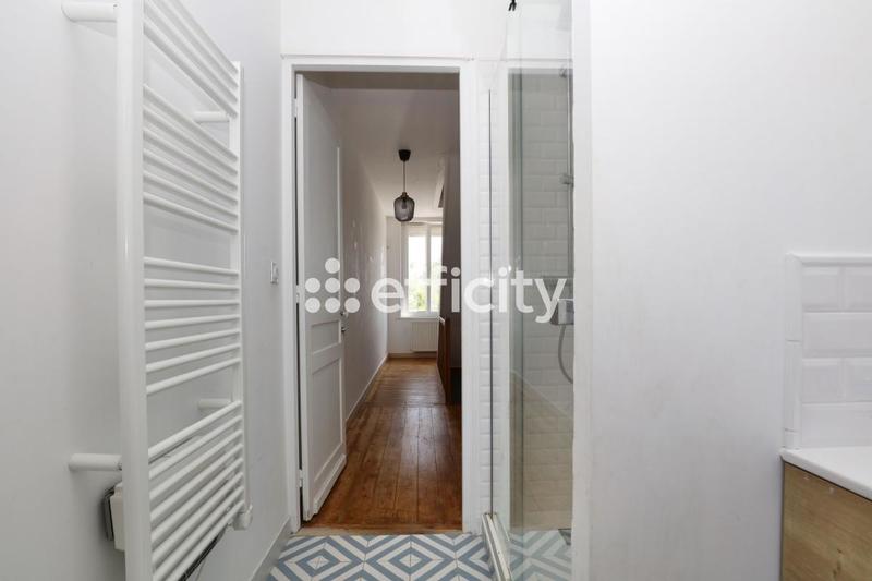 Maison - 188 m² - 8 pièces