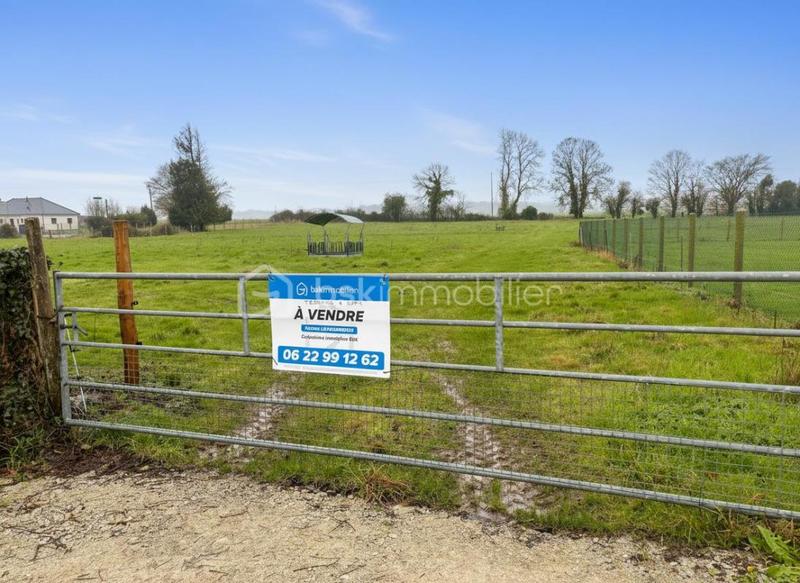 Terrain constructible - 1 250 m²