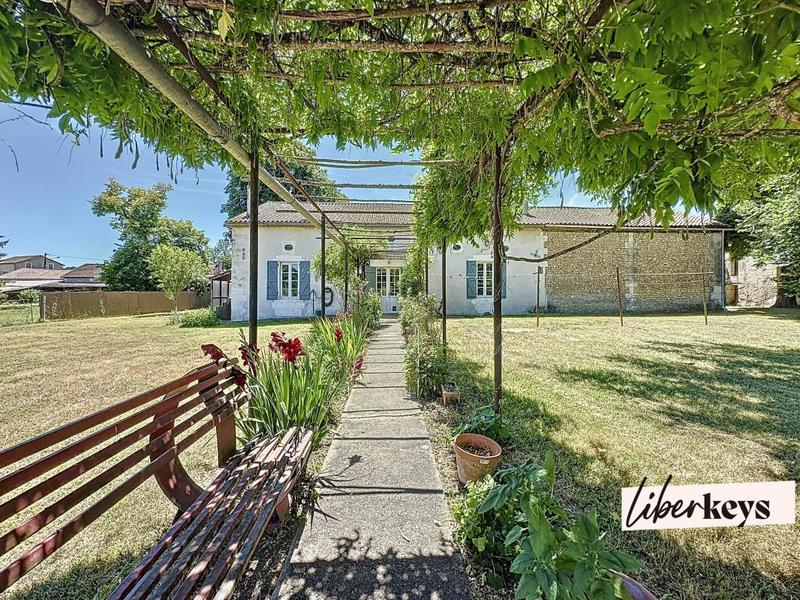 Propriété - 145 m² - 5 pièces