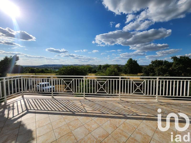 Maison - 256 m² - 5 pièces