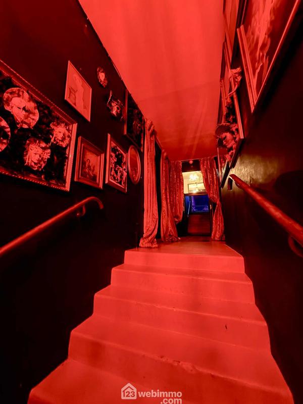 Local commercial - 547 m² - 5 pièces