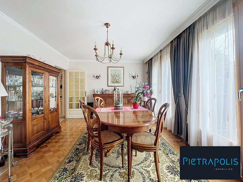 Maison - 196 m² - 7 pièces