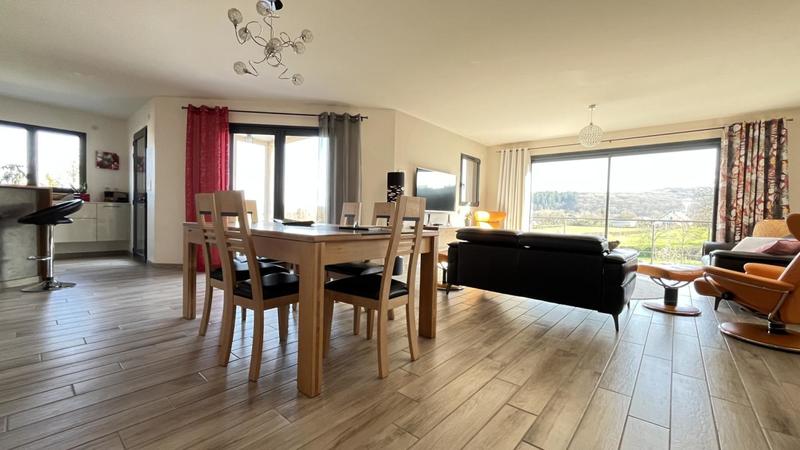 Maison - 182 m² - 5 pièces