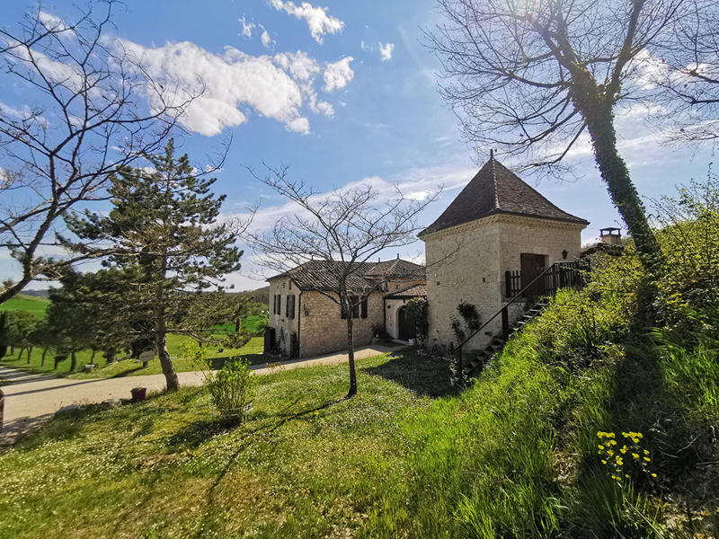 Maison - 549 m² - 12 pièces