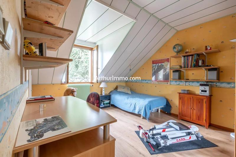 Maison - 200 m² - 8 pièces