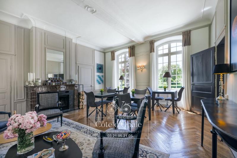Maison - 350 m² - 8 pièces