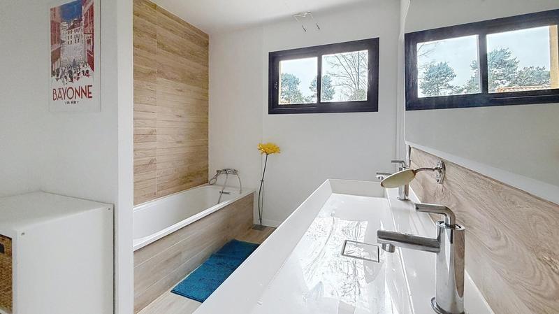 Maison - 144 m² - 5 pièces