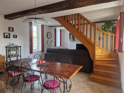 Maison - 145 m² - 6 pièces