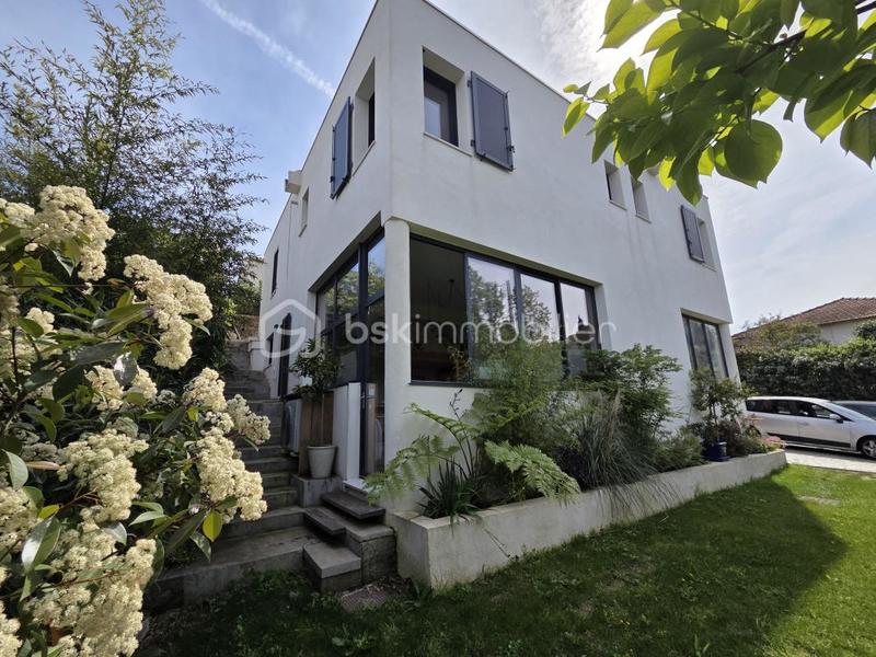 Maison d'architecte - 200 m² - 8 pièces