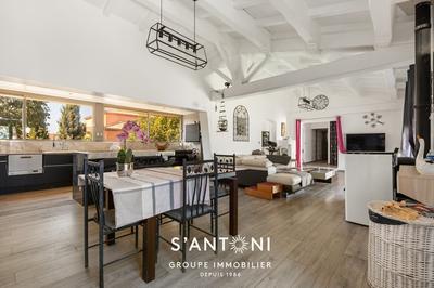 Maison - 276 m² - 6 pièces