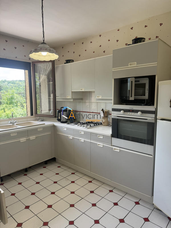 Maison - 90 m² - 4 pièces