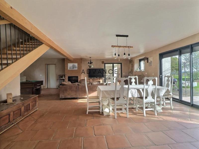 Corps de ferme - 320 m² - 5 pièces