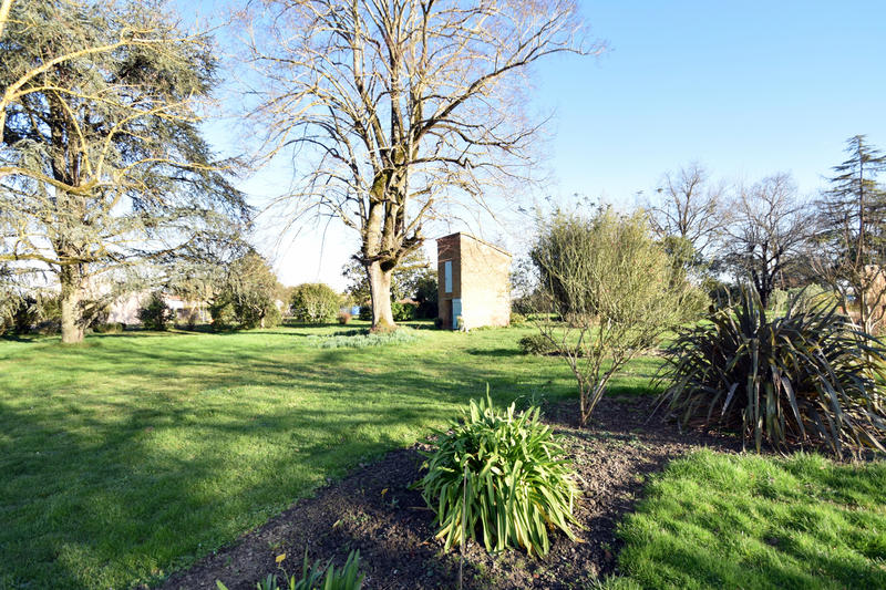 Maison - 270 m² - 8 pièces