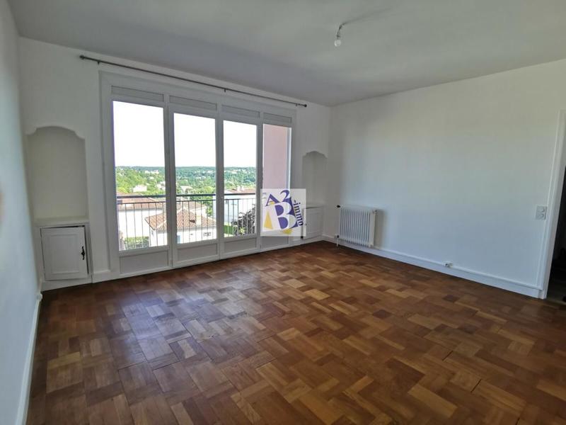 Appartement - 72 m² - 2 pièces