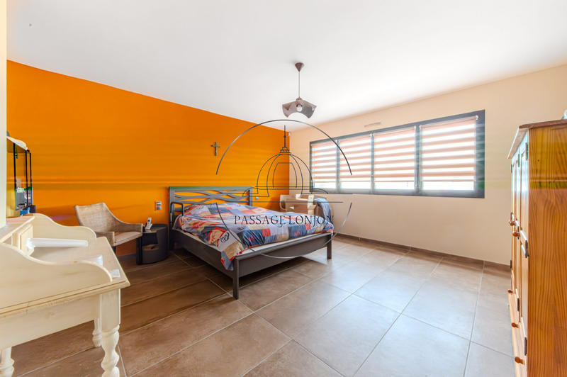 Villa - 256 m² - 8 pièces