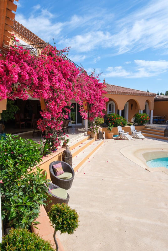 Maison - 265 m² - 9 pièces