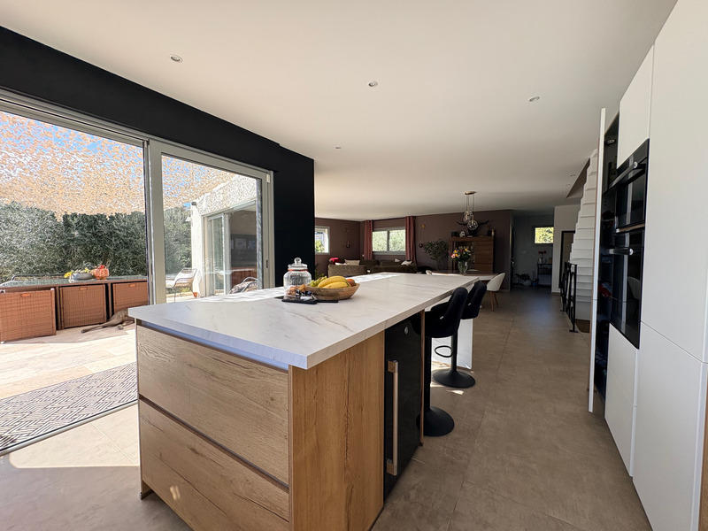 Villa - 180 m² - 6 pièces