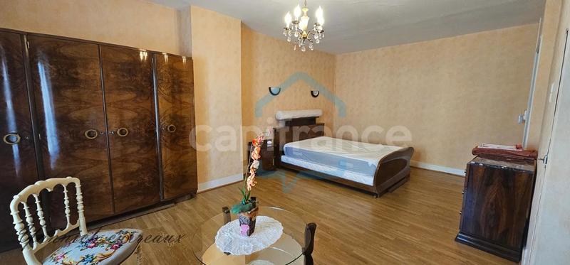 Maison - 244 m² - 9 pièces