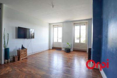 Appartement - 75 m² - 3 pièces