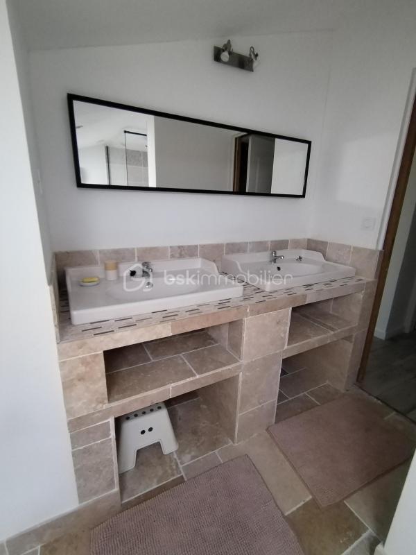 Maison traditionnelle - 330 m² - 11 pièces