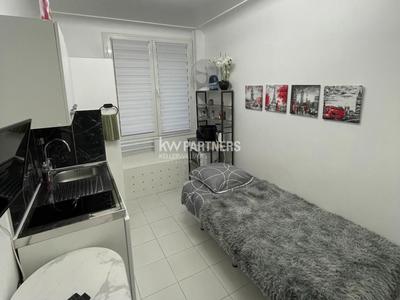 Studio - 9 m² - 1 pièce