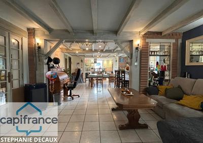 Maison - 147 m² - 8 pièces