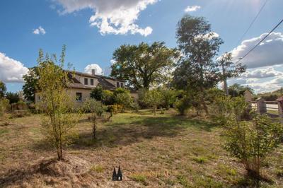 Maison - 280 m² - 9 pièces