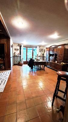 Maison - 202 m² - 6 pièces