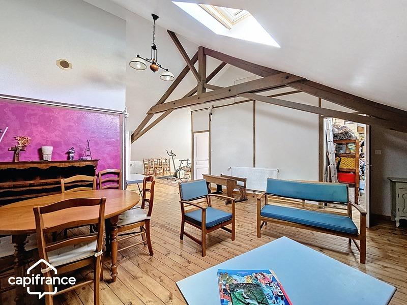 Maison - 243 m² - 8 pièces