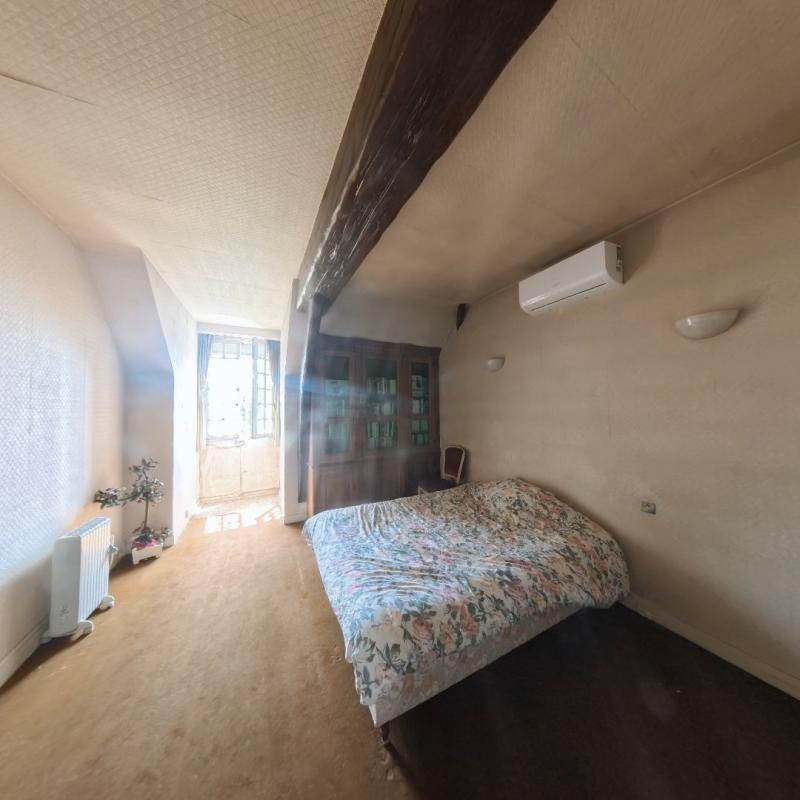 Maison - 325 m² - 11 pièces