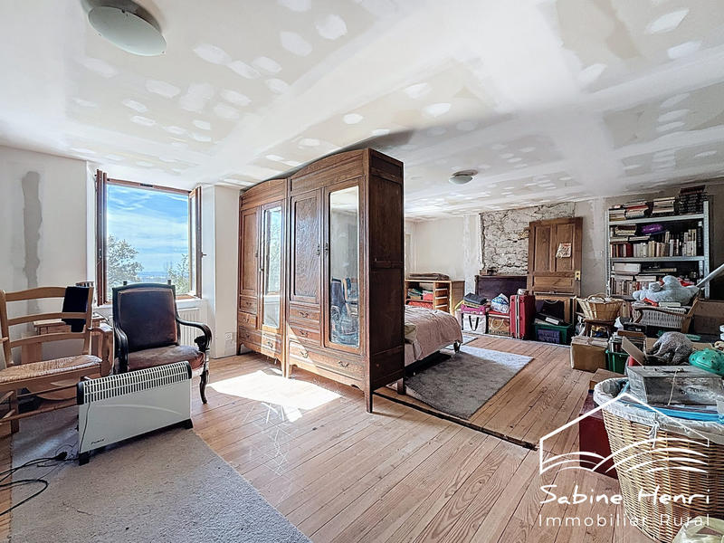 Maison ancienne - 260 m² - 8 pièces