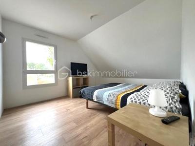 Maison - 90 m² - 5 pièces