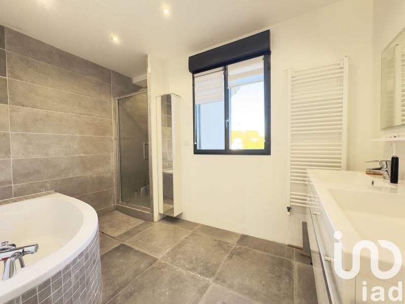 Maison - 180 m² - 7 pièces