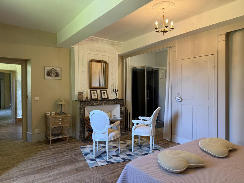 Maison - 250 m² - 8 pièces