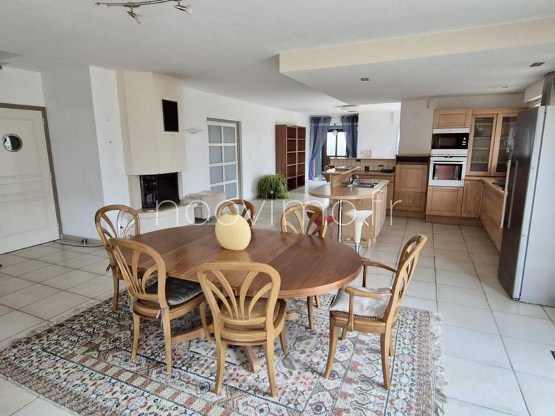 Maison - 288 m² - 8 pièces