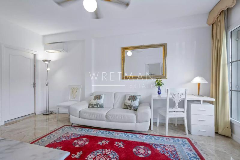 Villa - 233 m² - 6 pièces