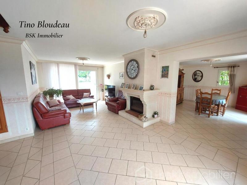 Maison - 180 m² - 8 pièces