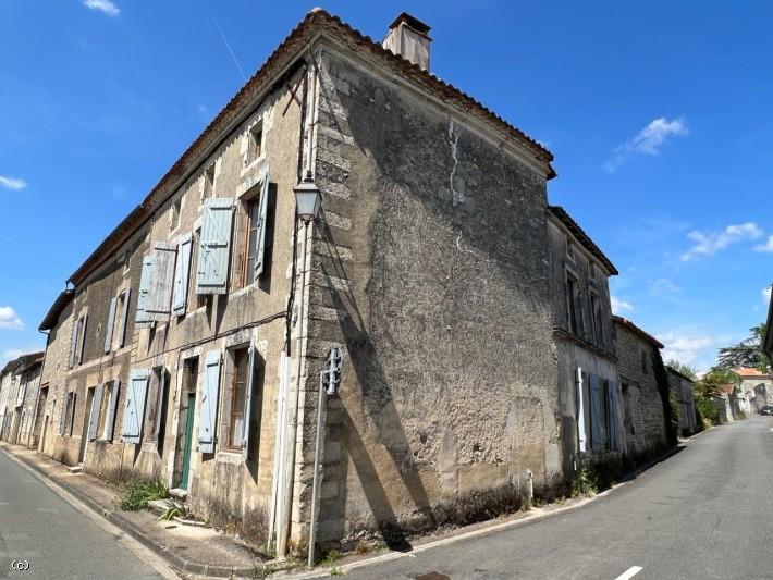 Maison ancienne - 167 m² - 8 pièces